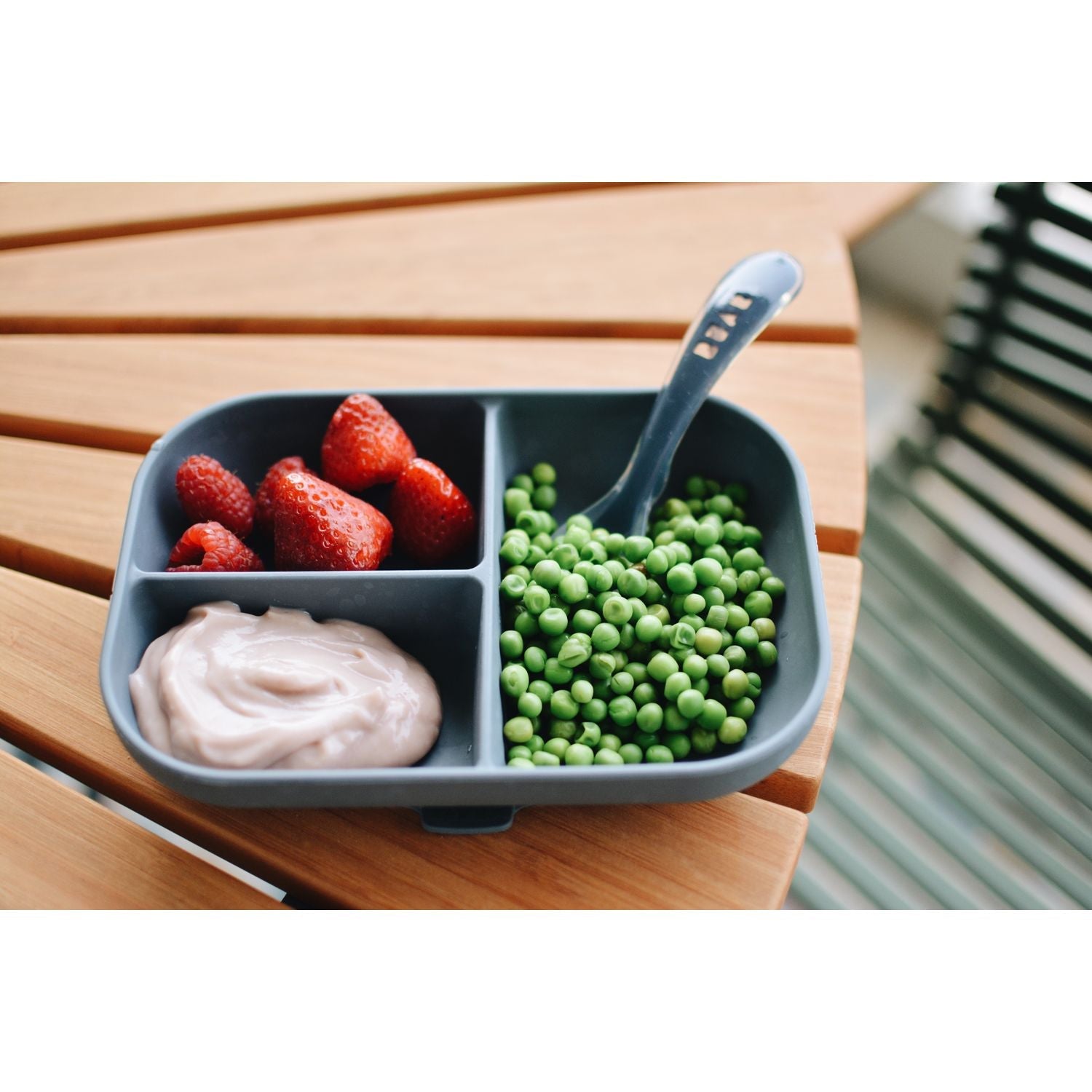 Divided Silicone Suction Plate - Mineral