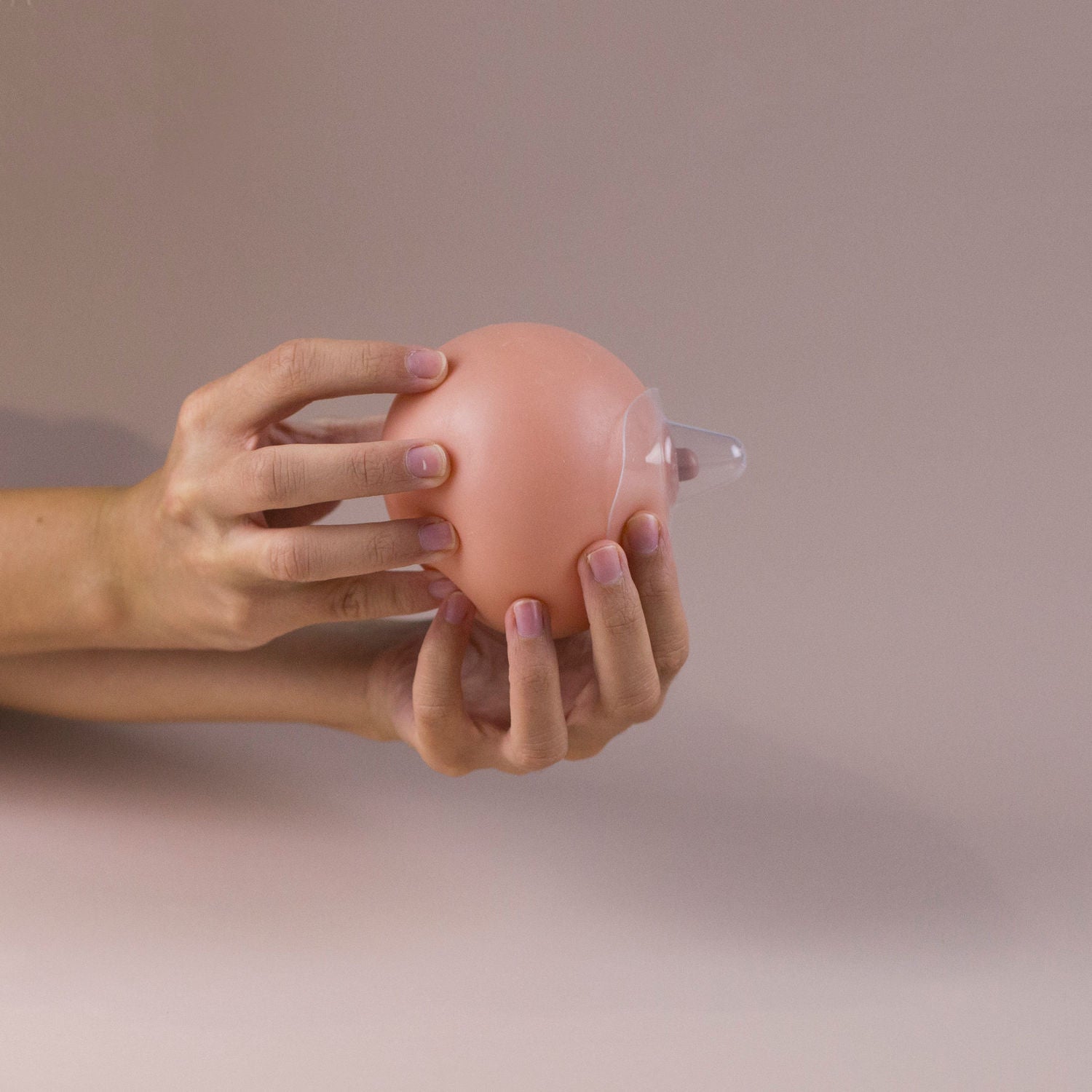 Silicone Nipple Shields with Storage Box - M (24mm)