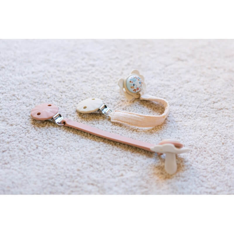 Wonderland Ribbon Soother Clip